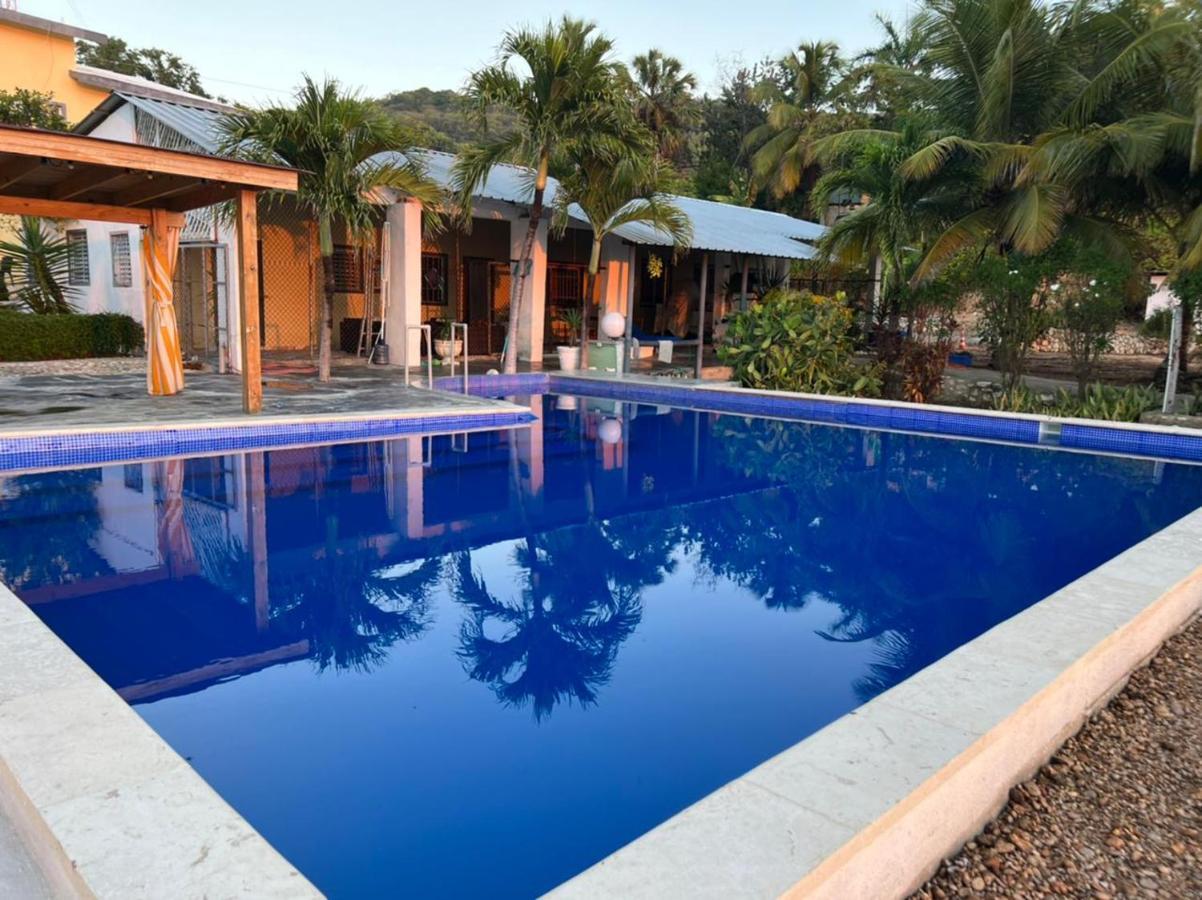 Hotel Al Mare Barahona Екстер'єр фото
