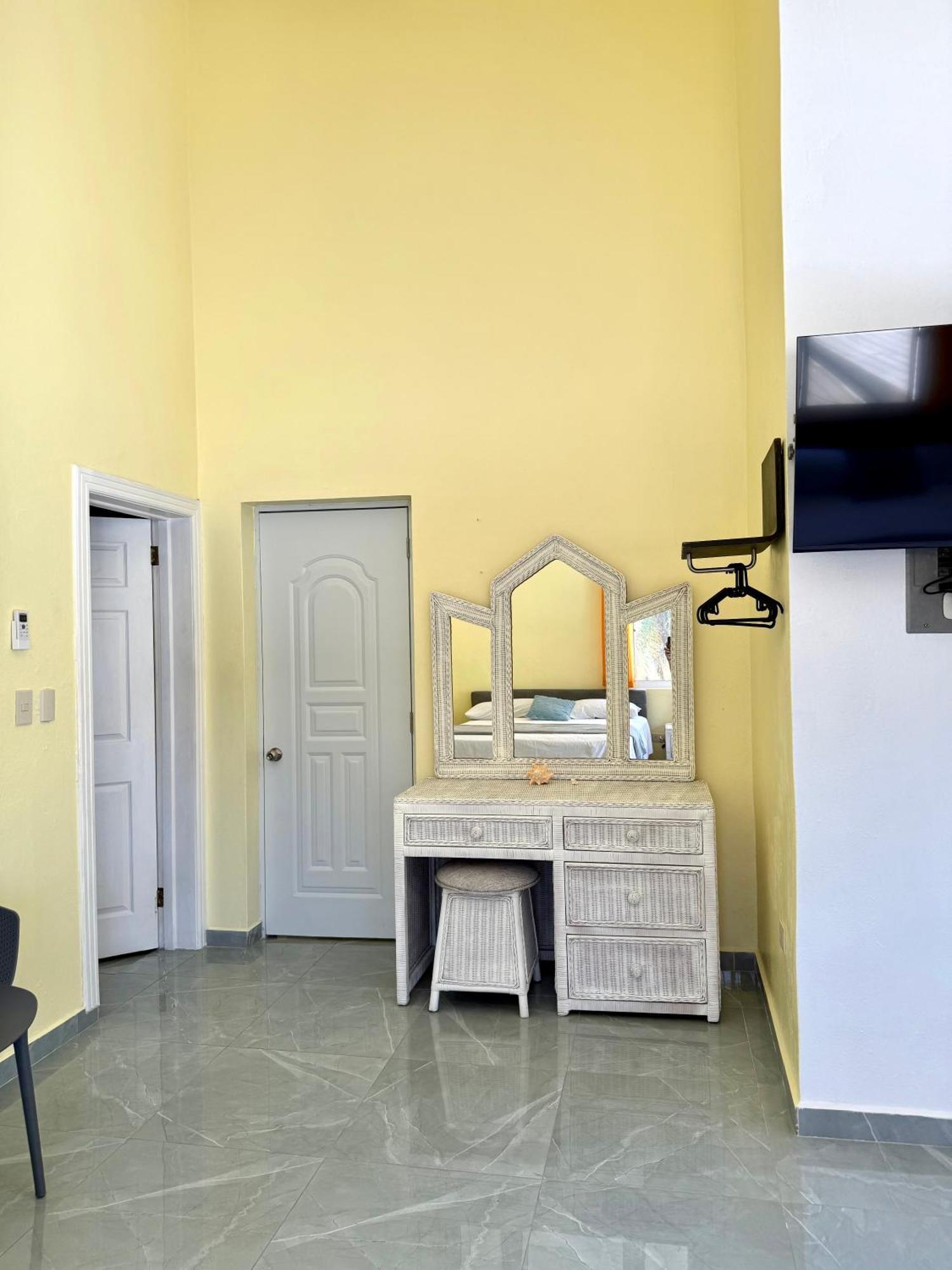Hotel Al Mare Barahona Екстер'єр фото