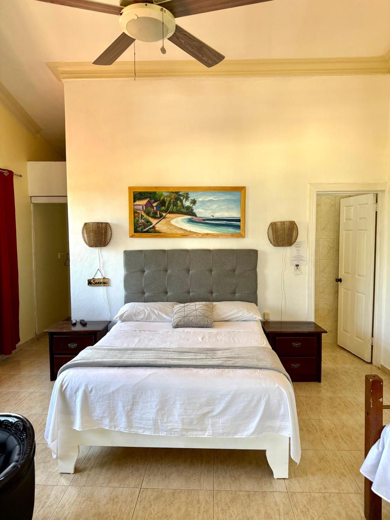 Hotel Al Mare Barahona Екстер'єр фото