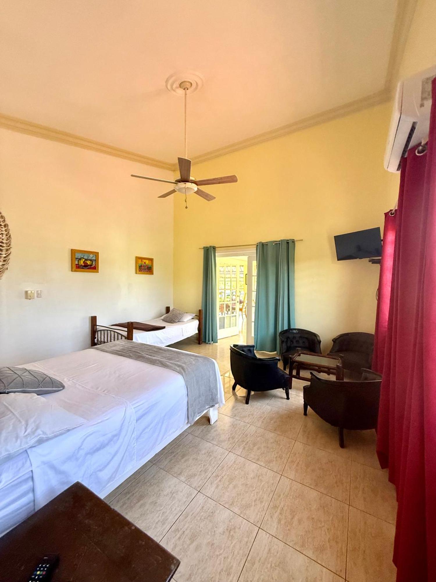 Hotel Al Mare Barahona Екстер'єр фото