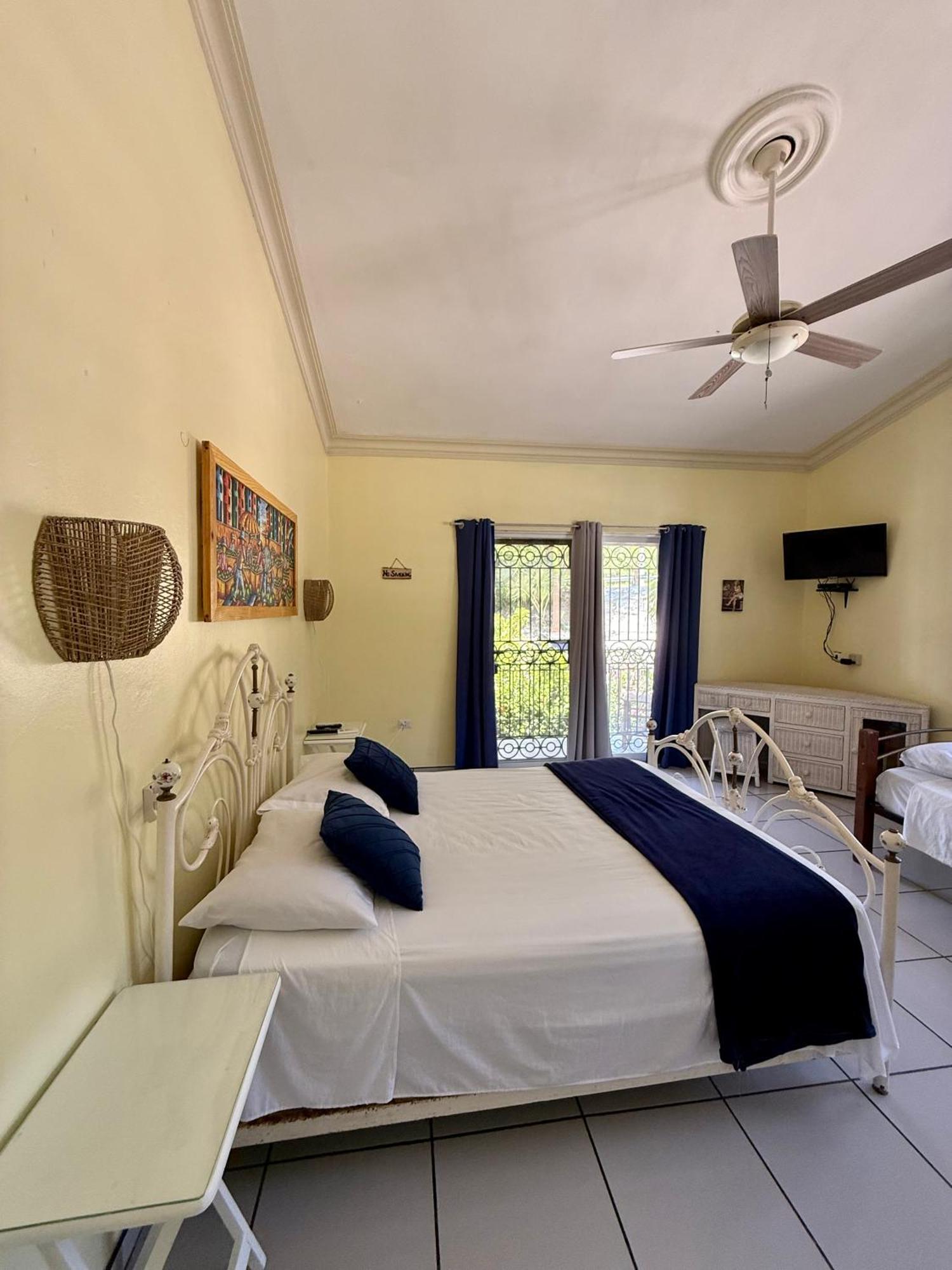 Hotel Al Mare Barahona Екстер'єр фото